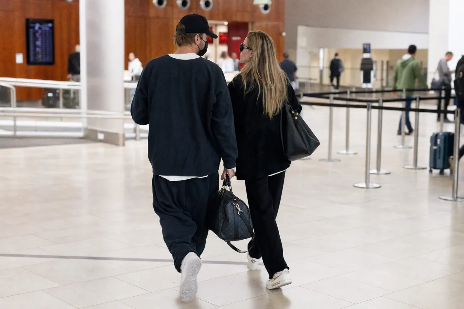 Hollywood couple spotted at Aussie airport