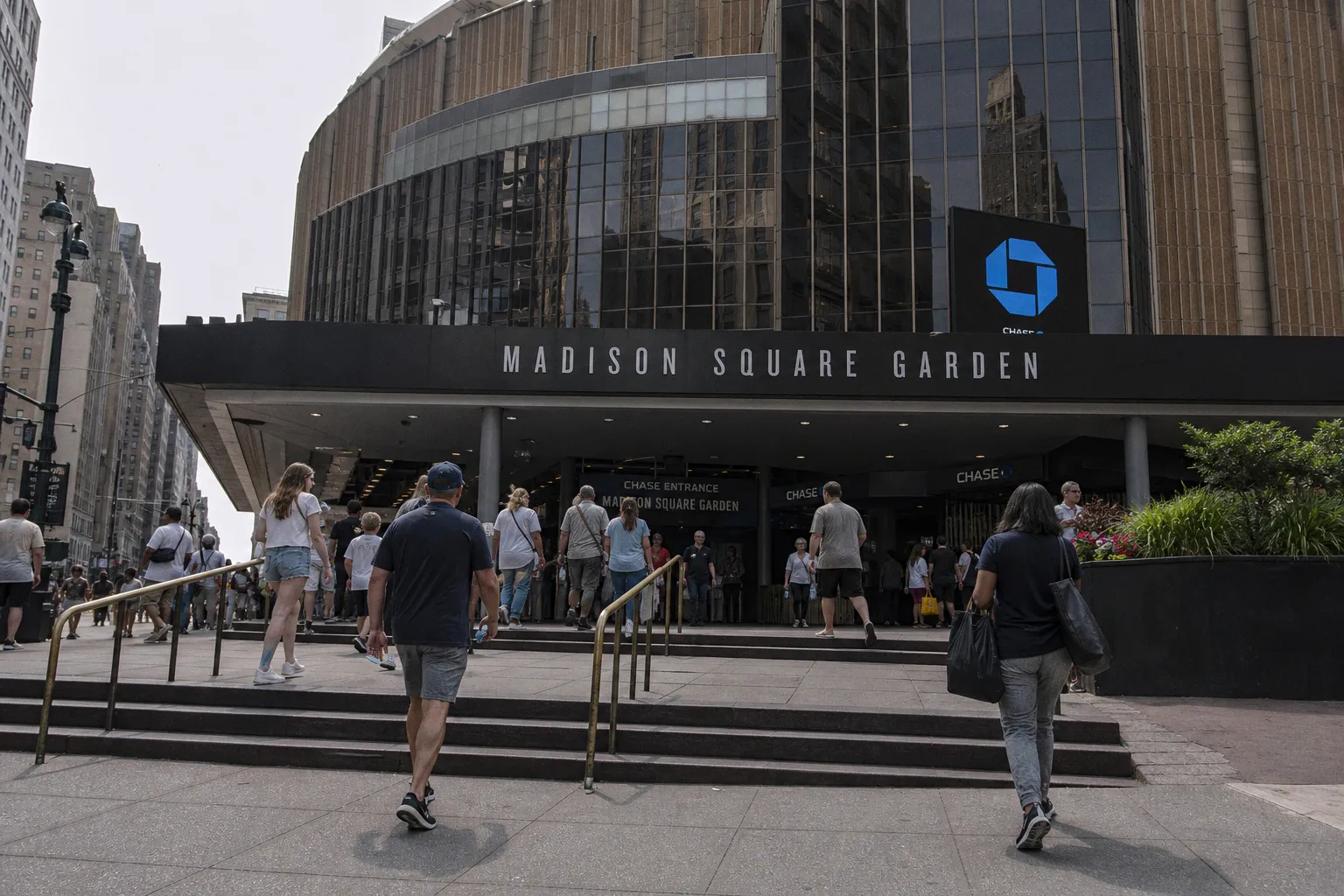 Madison Square Garden permits renew Taylor Swift-Travis Kelce wedding speculation